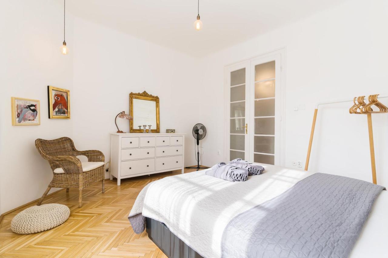 Klauzal Apartment W/3 Bedrooms, French Balcony Budapeste Exterior foto