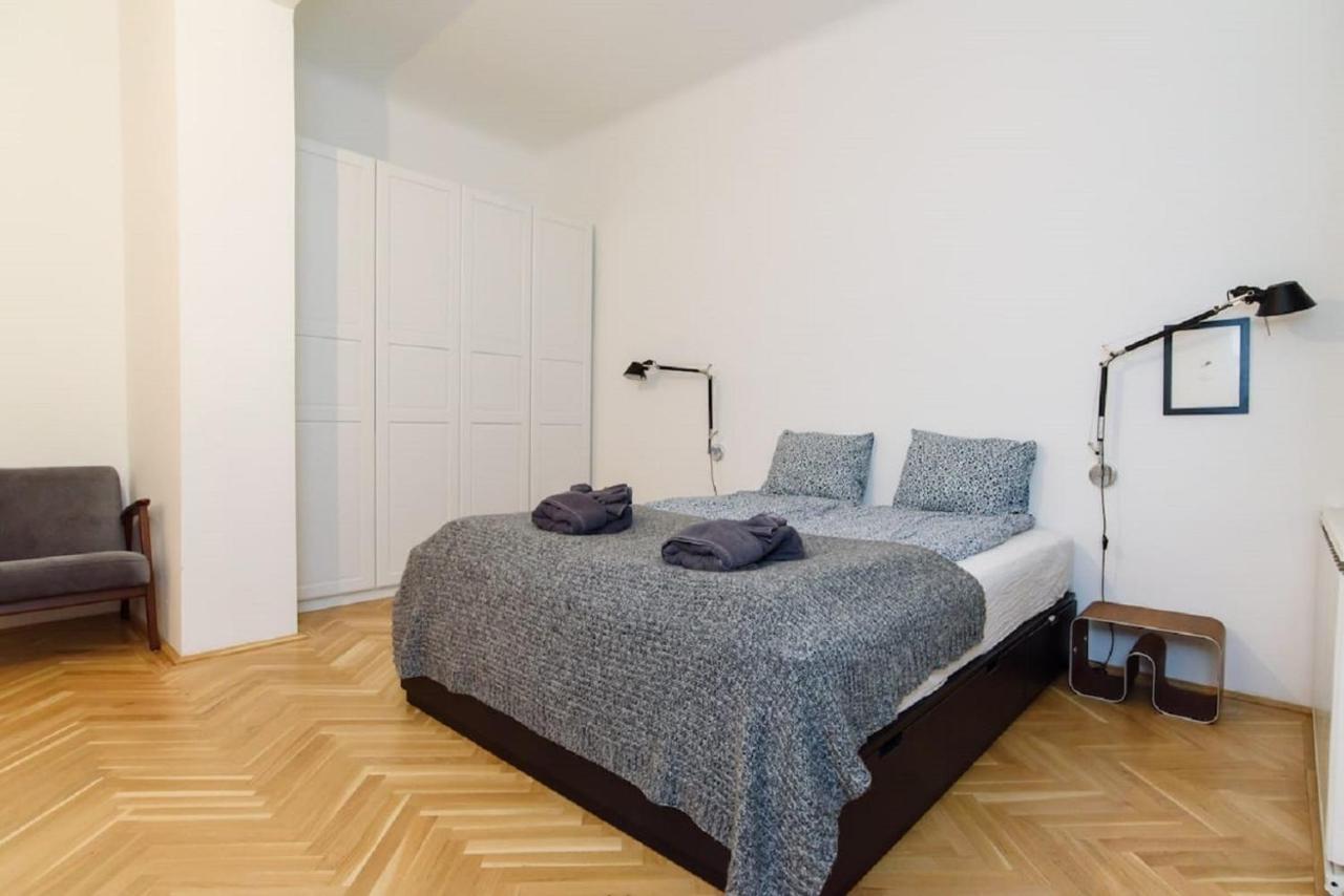 Klauzal Apartment W/3 Bedrooms, French Balcony Budapeste Exterior foto