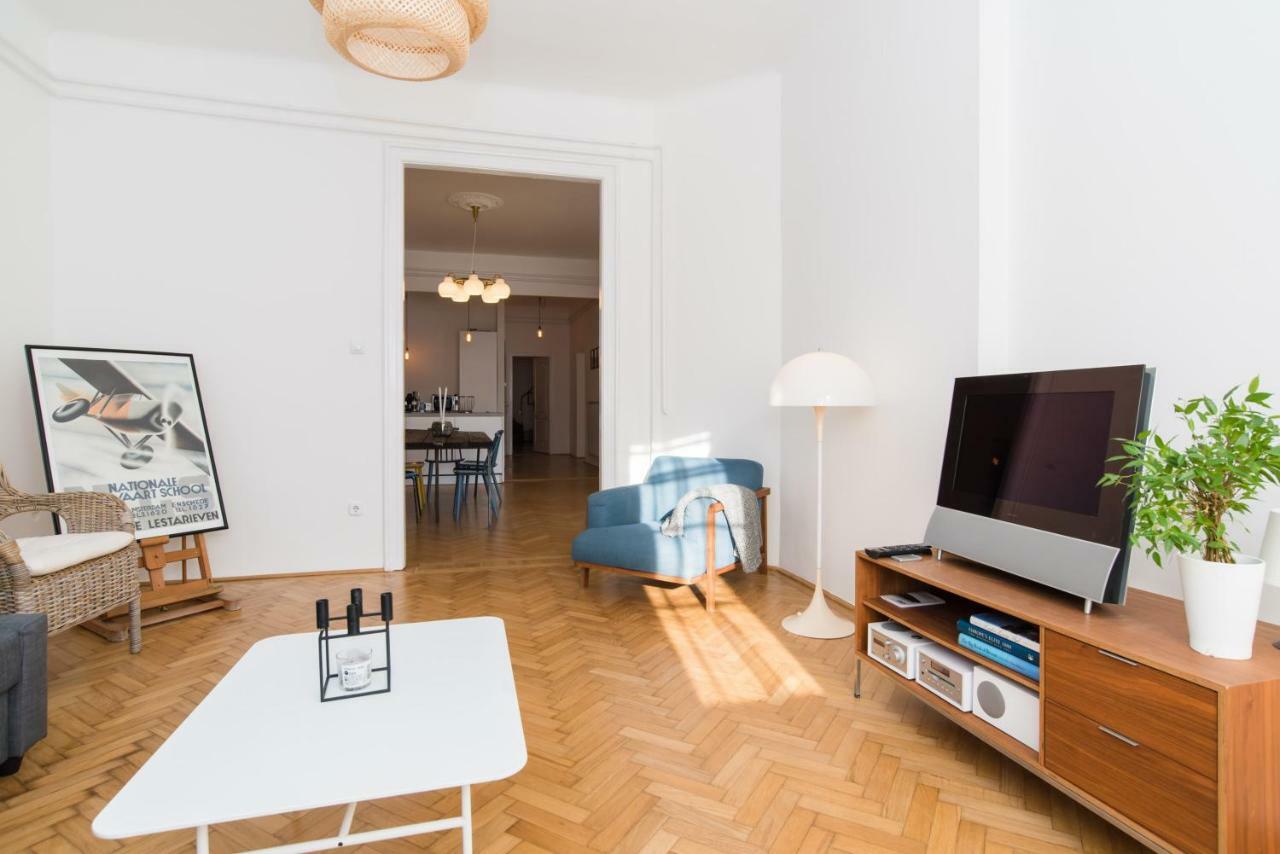 Klauzal Apartment W/3 Bedrooms, French Balcony Budapeste Exterior foto